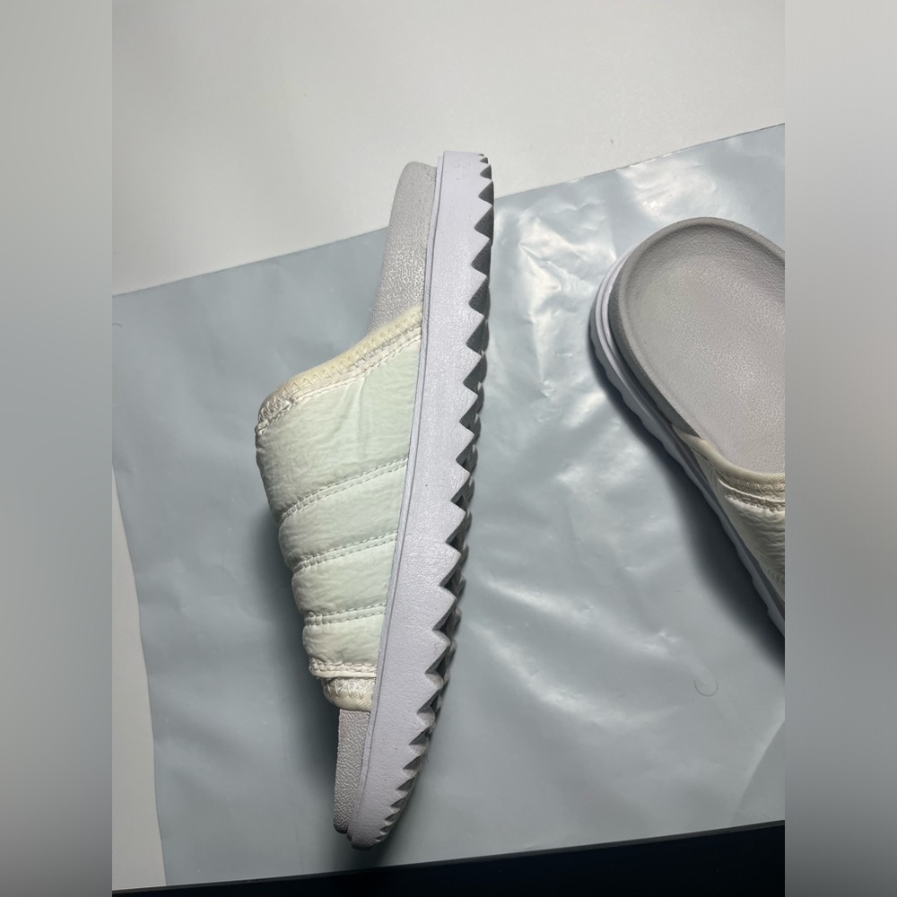 Nike Quilted Slide Sandals in Off-White - Picture 5 of 6